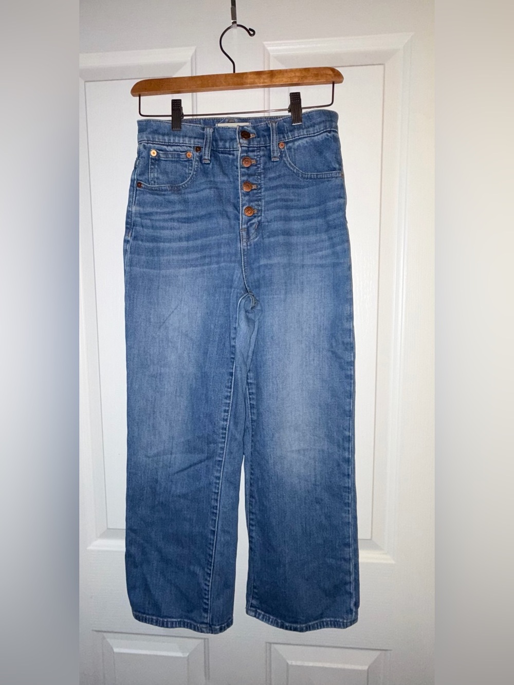 Madewell Slim Wide Leg Crop Button-Fly Jeans in Medium Blue Wash